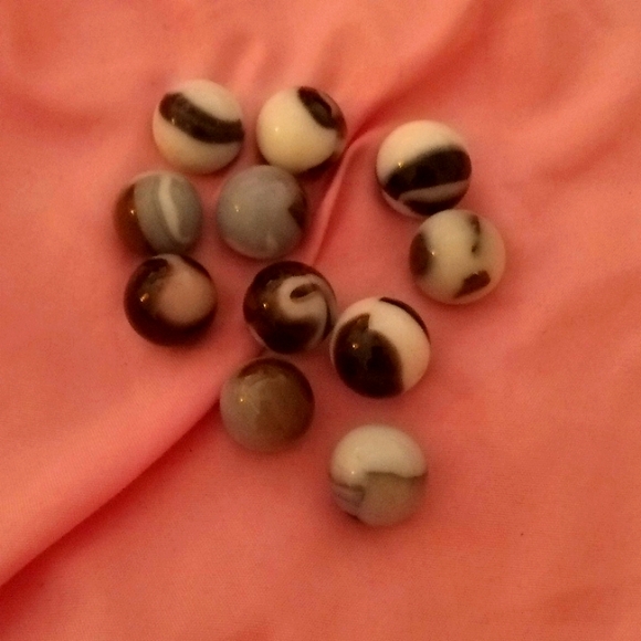 Old vintage marbles - Picture 1 of 6